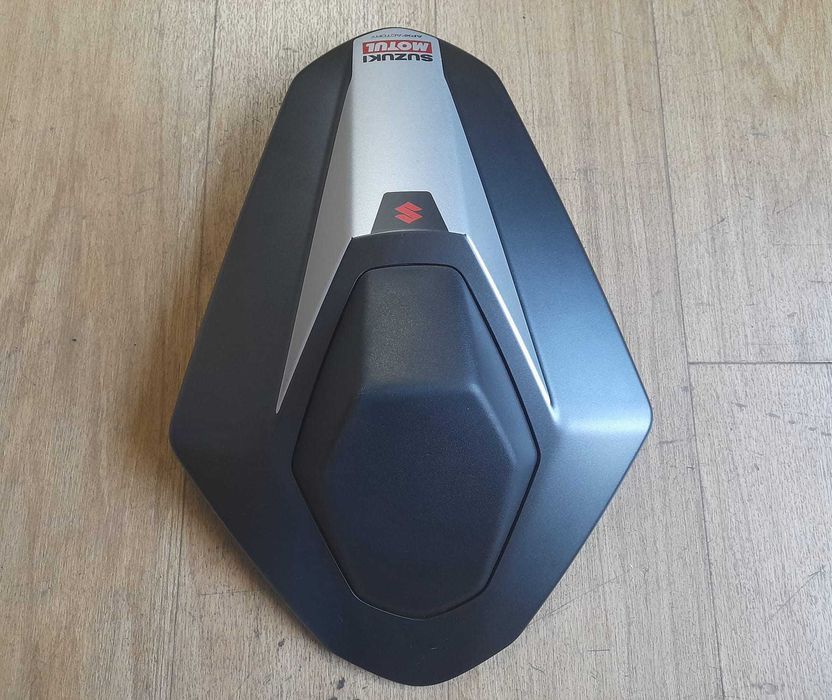 Tampa Banco Pendura – Suzuki GSX-8 R