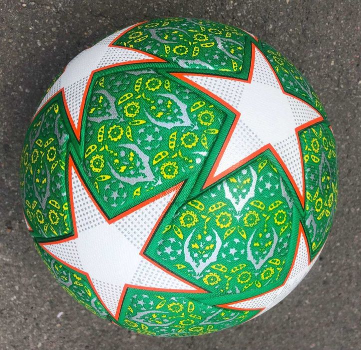 Футбольний м'яч UCL Istanbul Club розмір 5 для асфальту дуже мiцний