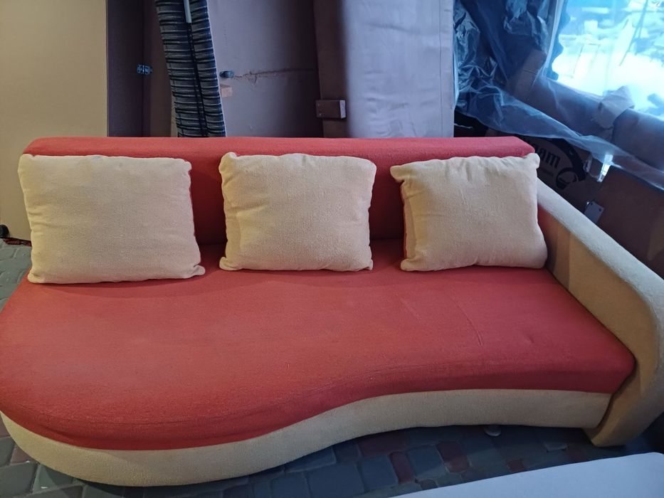 Продам диван еврокнижку.