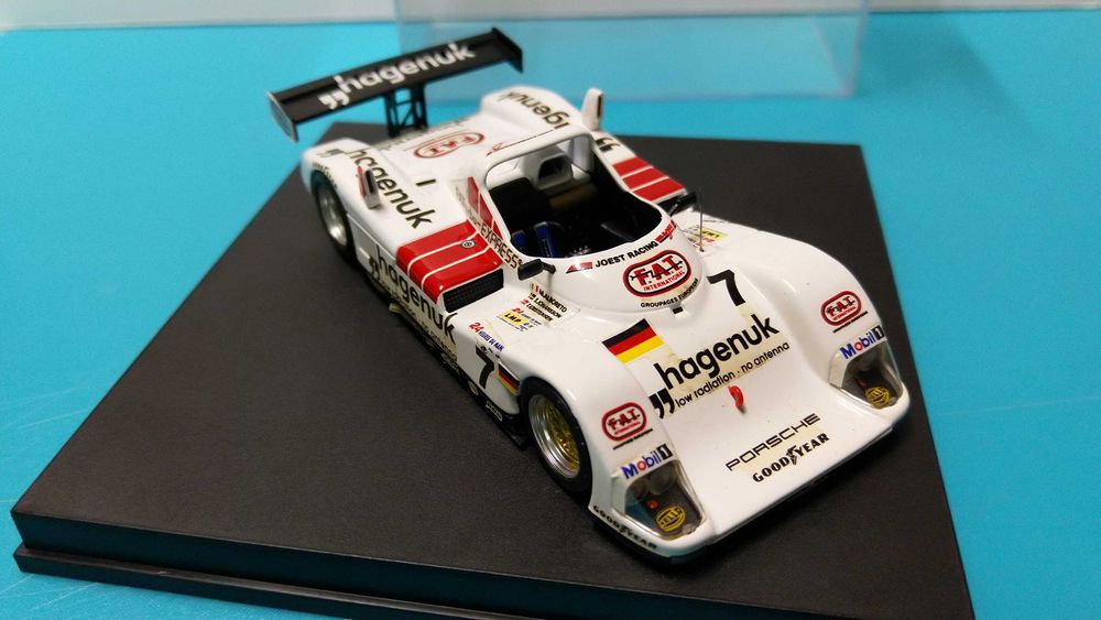 TWR-Joest Porsche WSC95 #7: Winner 24h Le Mans 1997 - Miniatura Troféu 1/43