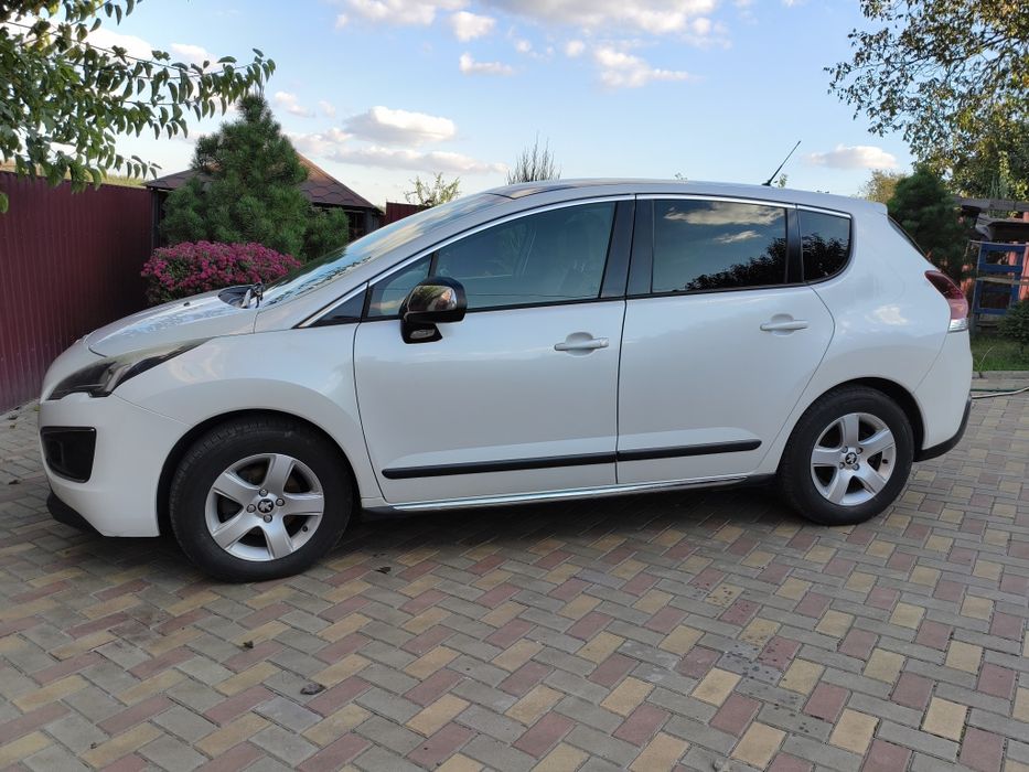 Peugeot 3008 2015 1.6дизель Автомат