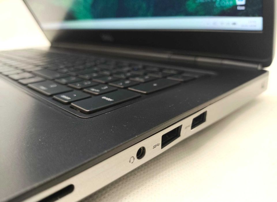 Laptop DELL Precision 7750 XEON 128GB RAM 1TB SSD RTX 5000 16GB FV GWA