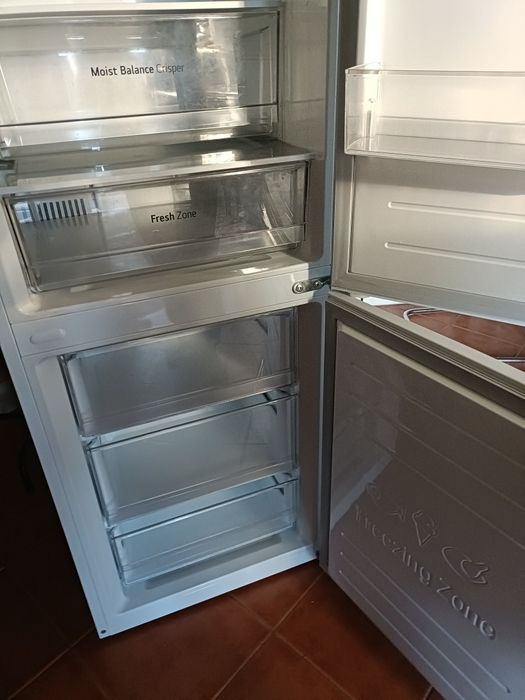 Combinado LG com apenas 1 ano de uso. Ainda com mais um ano de garanti