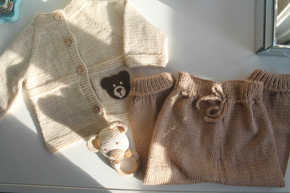 Conjunto bebé feito à mão