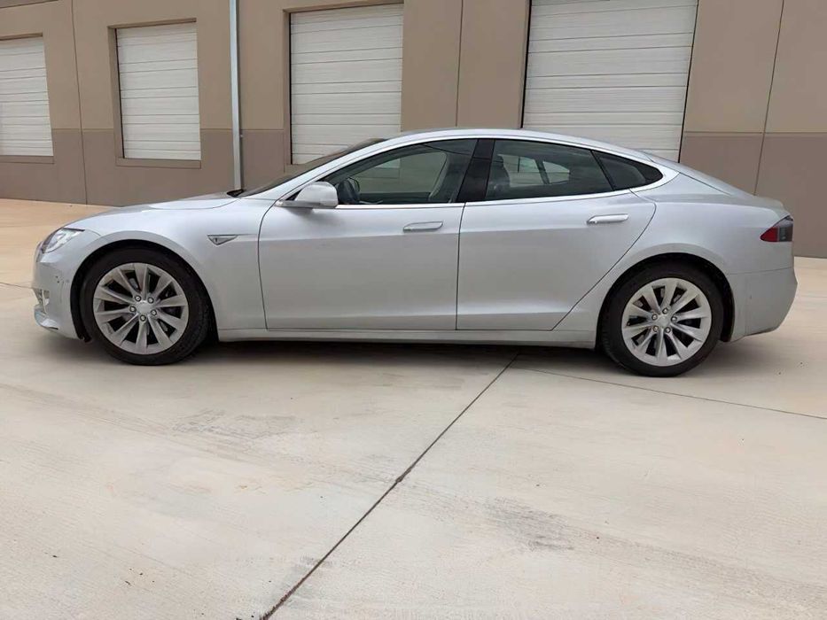 Tesla Model S P100D      2016