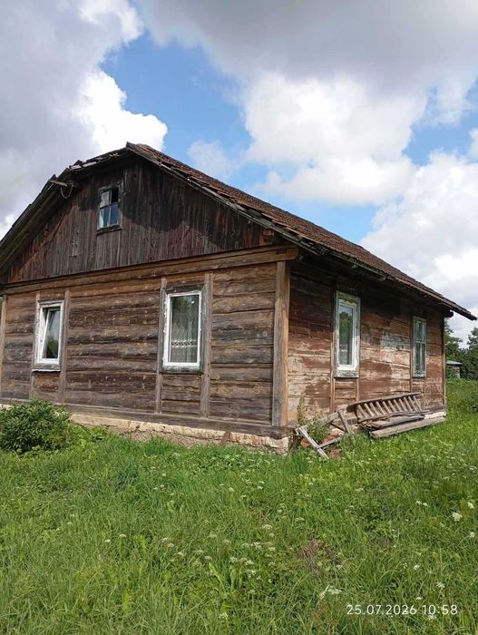 Продаж будинку з приватизованою земельною ділянкою в с. Черхава