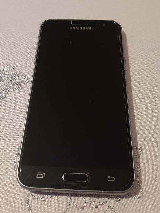 Dwa telefony SM -J320FN + "Plecki"