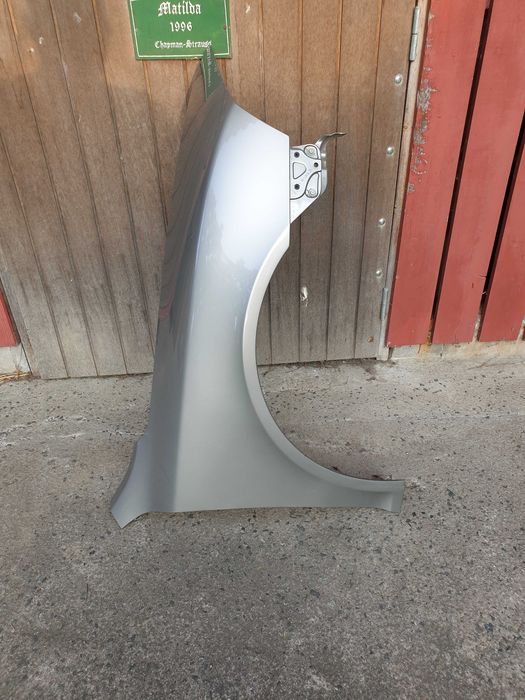 Błotnik prawy skoda octavia 2007 rok F8H Sahara New