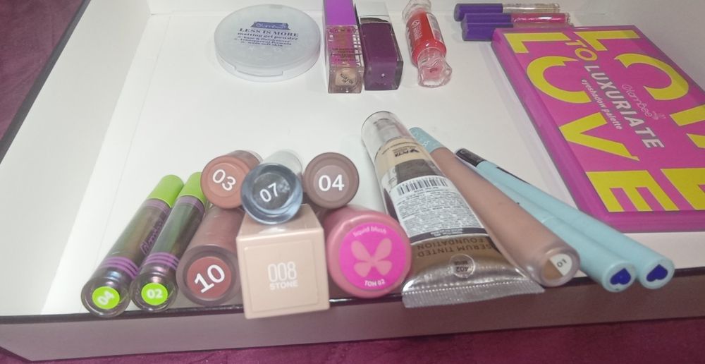 Косметика,Maybelline,lamel,glamBee,блиск,тональний,помада,палетка,тіні