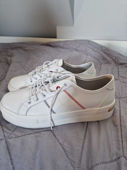 Sneakersy, trampki białe skórzane Goodin