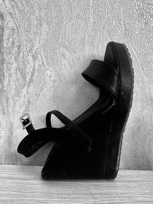 Босоніжки туфлі на платформі жіночі