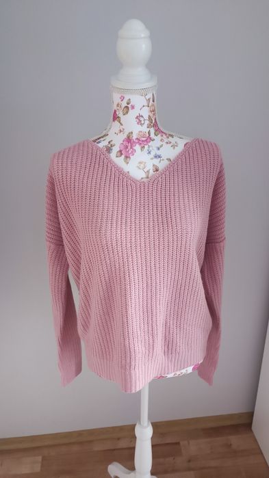 Sweter z wiązaniem na plecach