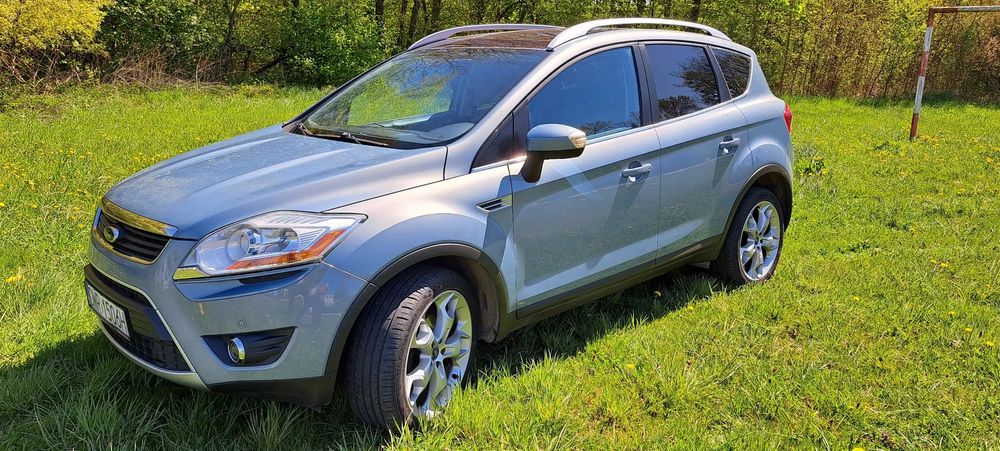 Ford Kuga Ford Kuga 2.0 Individual w wyjątkowym gołbim kolorze