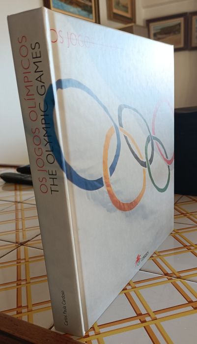 Livro CTT: "Os Jogos Olímpicos" com selos. Clube do Colecionador CTT