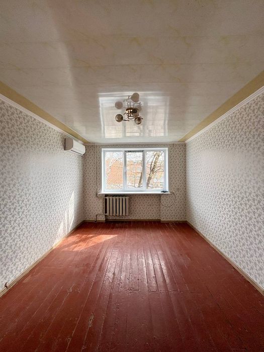 Продаж кімнати в гуртожитку з водою | 2-й пов. | Центр | Євідновлення