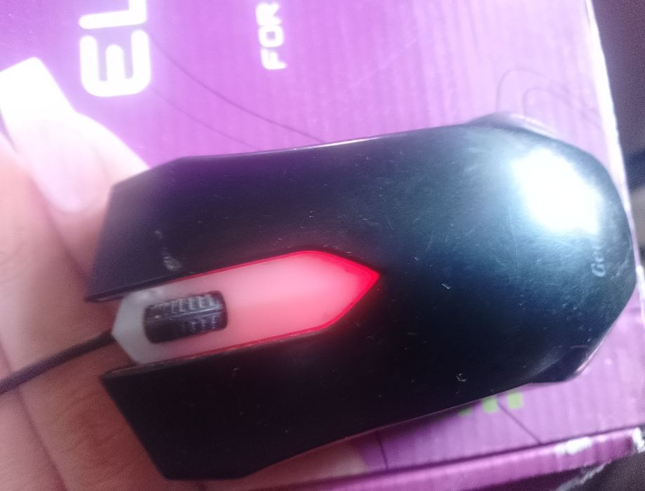 Продам мышку которая светится