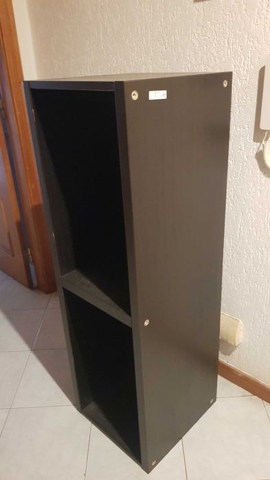 Movel preto com 2 espaços de arumação IKEA