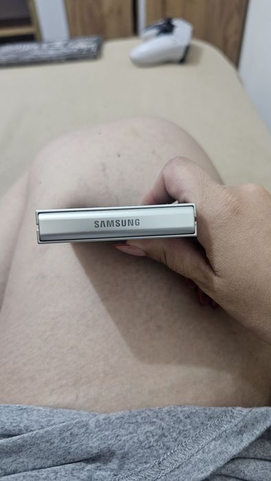 Samsung flip 6 branco