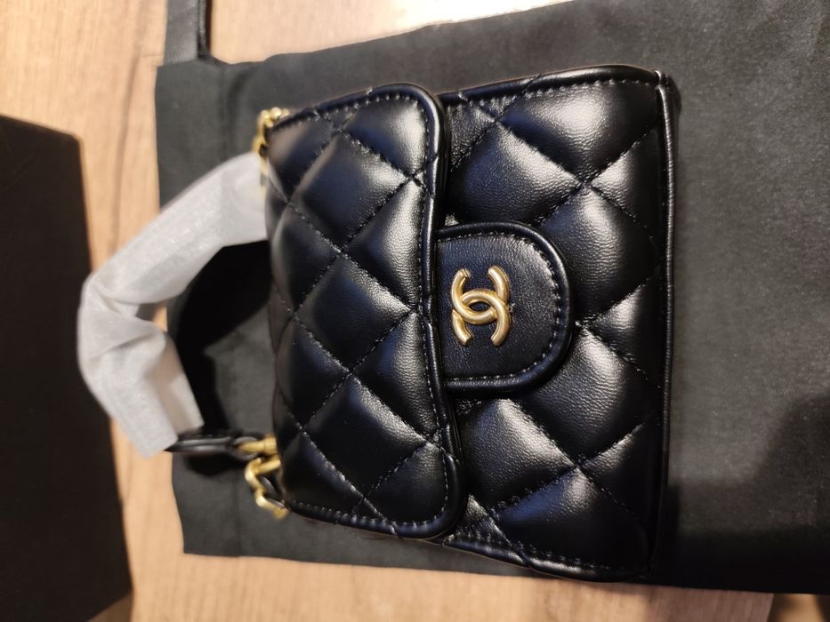Ekskluzywna Mini Torebka Chanel Makeup – Quilted Lambskin Style z łańc