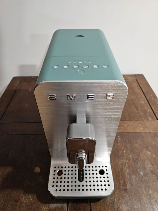 Máquina café automática SMEG, Collezione, Esmeralda - Nova c/garantia