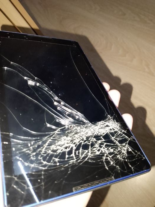 Планшет Lenovo TB3-850F