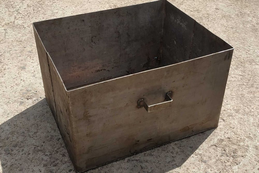 Бак/ящик/ємкість з нержавійки.