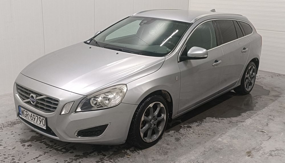 VOLVO V60 1.6 T3