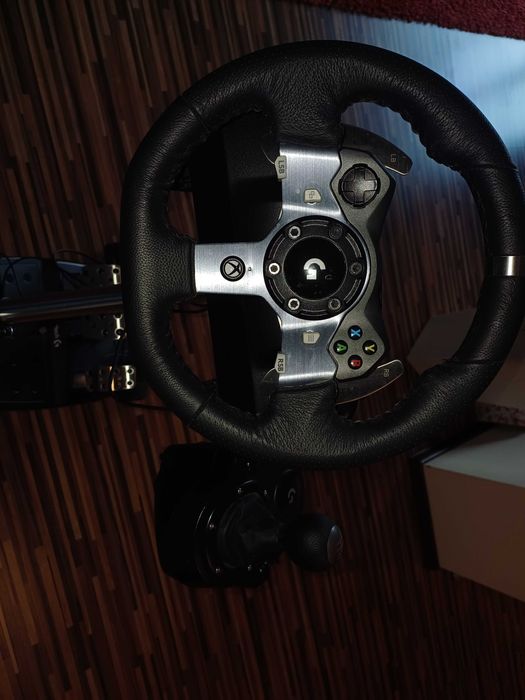 Kierownica logitech 920 z pedałami, shifterem i stojakiem
