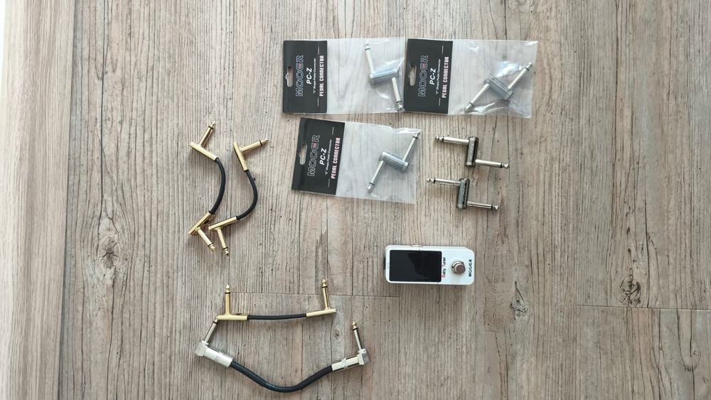 Pedal Afinador Mooer Baby Tuner + Conectores Mooer Pedal Z