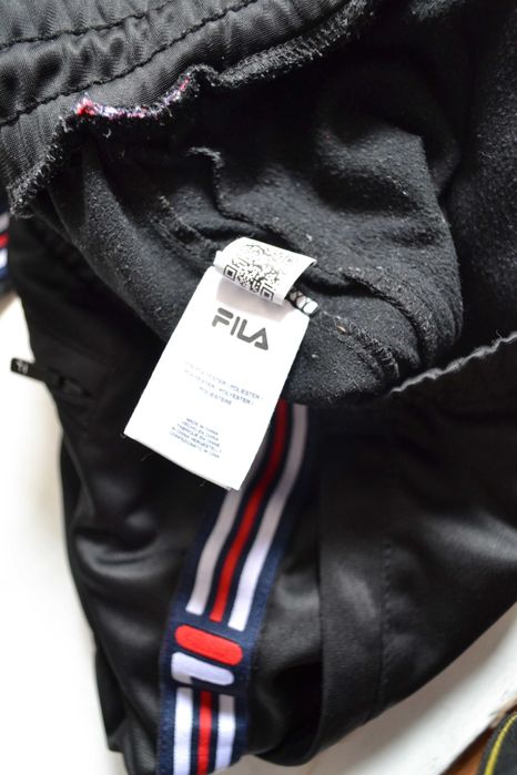 czarne dresy FILA z lampasem spodnie oldschoolowe