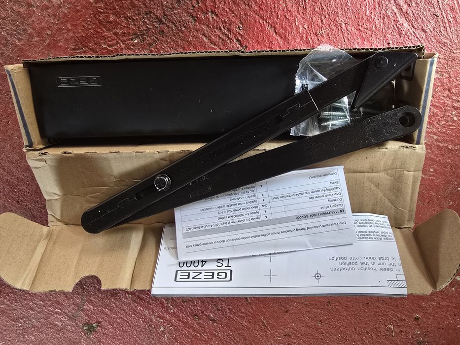 Samozamykacz GEZE TS 2000 czarny
