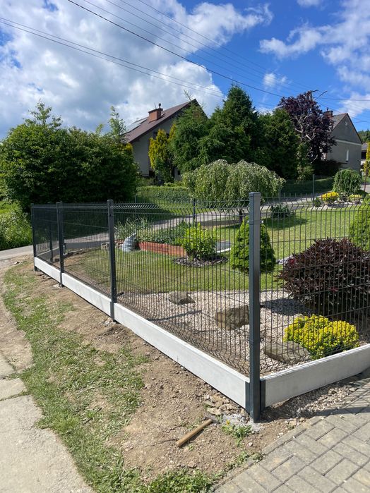 Ogrodzenia-Montaż  I Wykonanie.