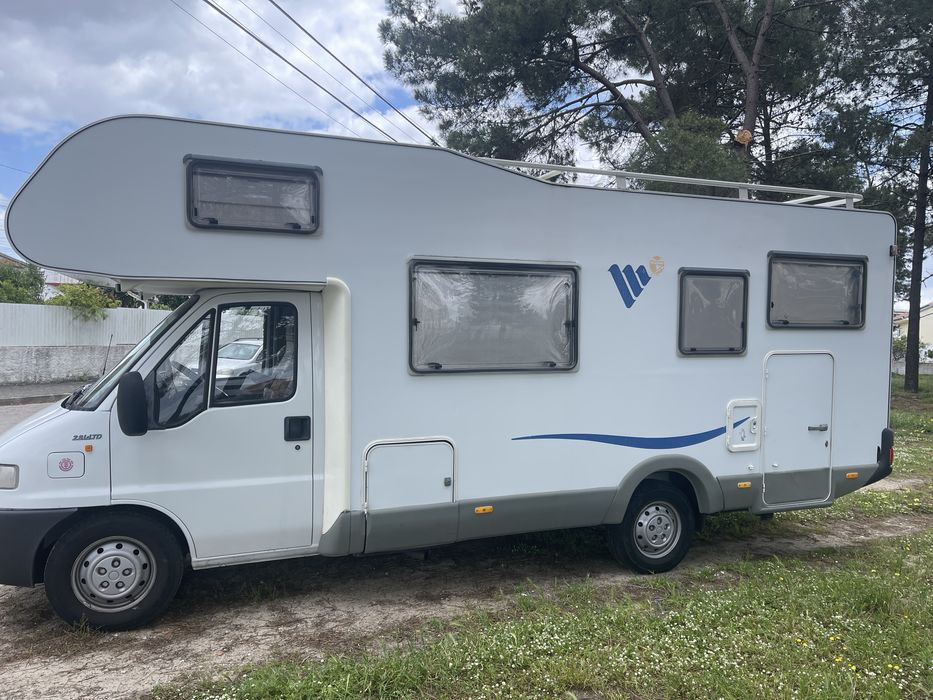 Alugo autocaravana de 6 lugares