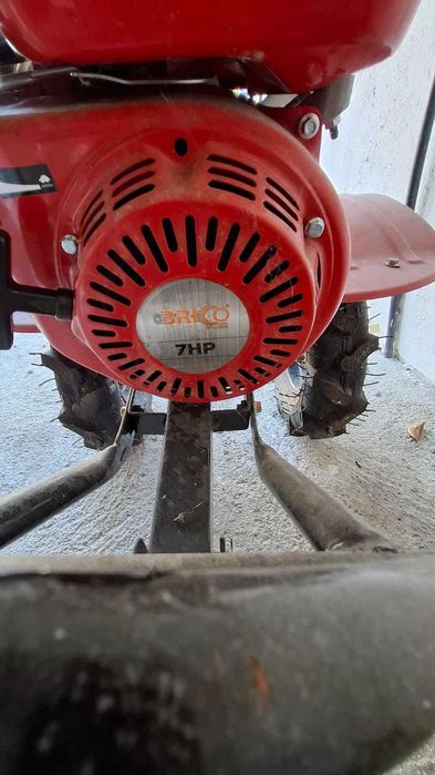 Moto enxada seminovo, com pouco uso