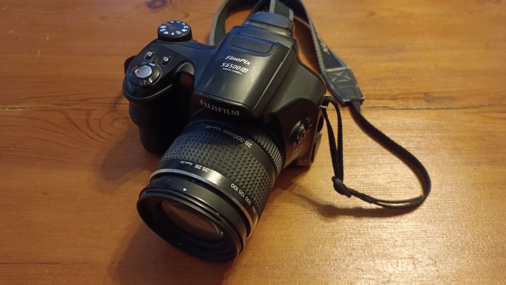 Aparat Fujifilm FinePix S6500 fs / Obiektyw 28-300 / karta pamięci