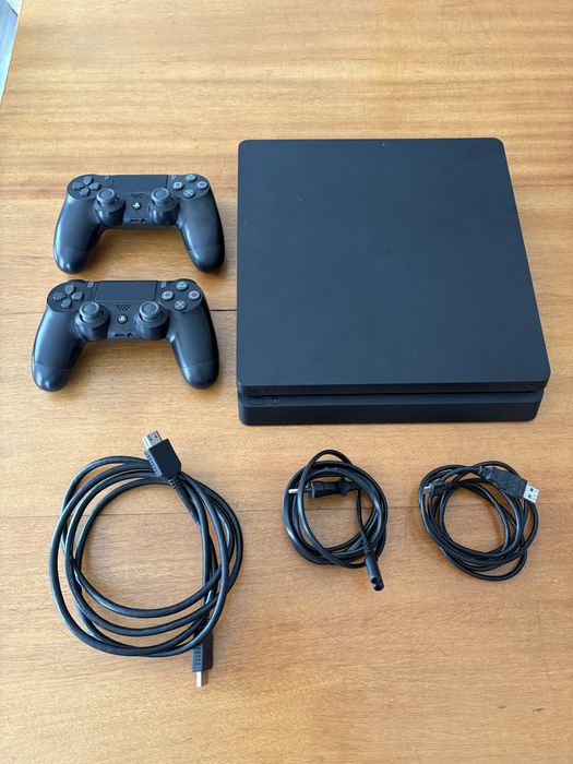 PlayStation 4 (PS4) Slim 1TB + 2 Comandos DualShock 4