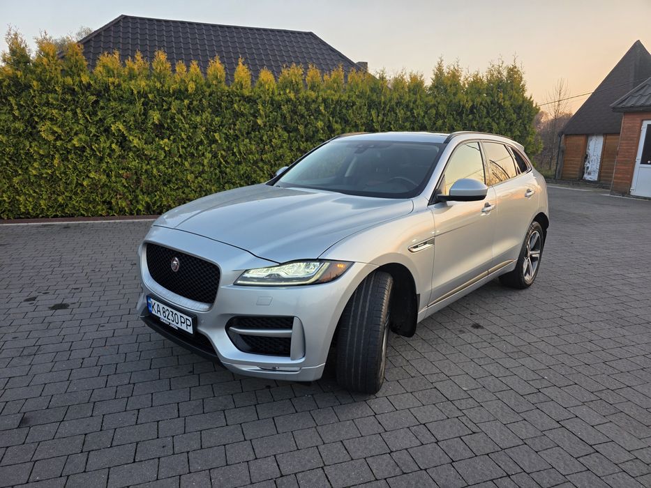 Jaguar F-Pace 2017рік