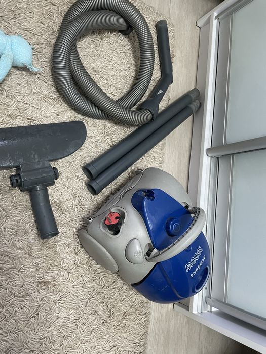 Продам пилосос бу робосий, комплект.