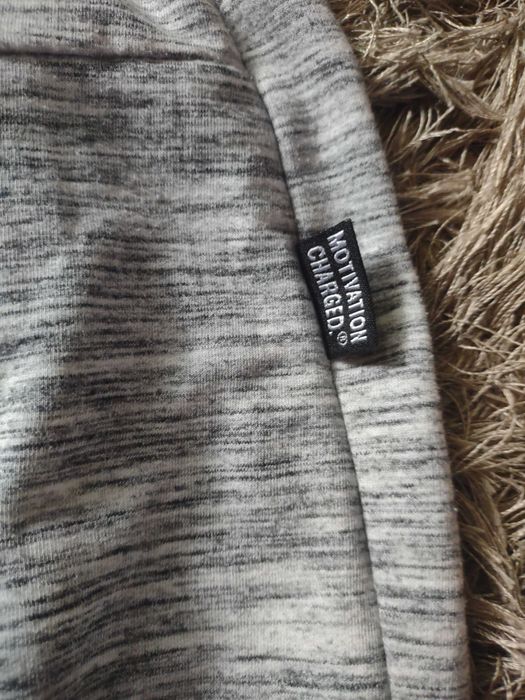 Okazja !  Sportowe  spodnie  treningowe  dresy  GYMSHARK   M