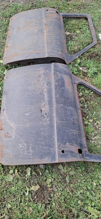 Продам двери на автомобиль Газ 21. Волга.