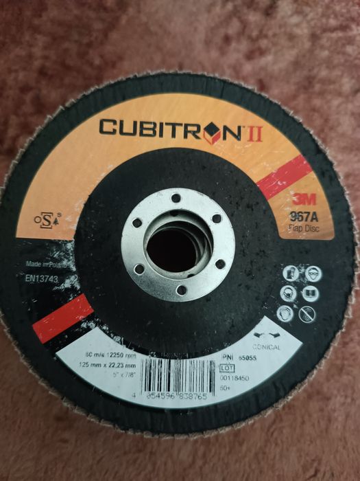 Шліфувальний круг 3M Cubitron II 967A.