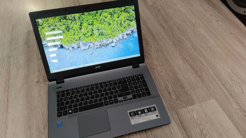 Komputer Acer  i3 / Intel HD