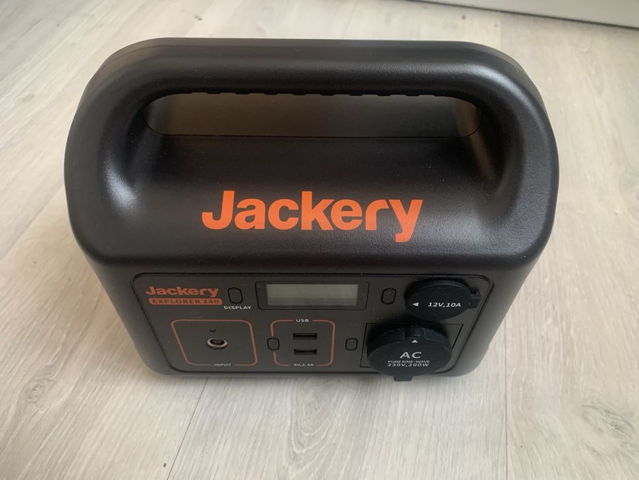 Зарядна станція Jackery Explorer 240