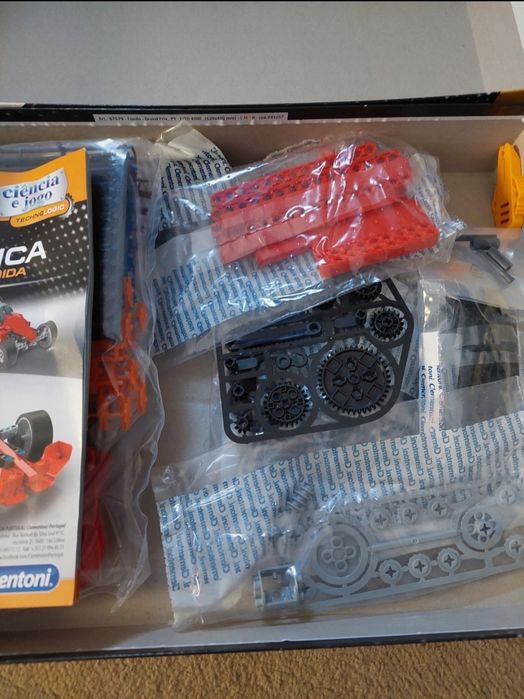 Puzzle de ciências e construção automóvel