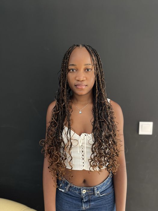 Fazemos tranças vista a nossa pagina paulamegahairbraid no instagram