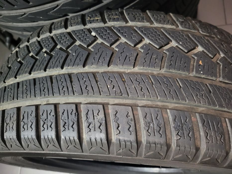 Opony 2 sztuki zimowe 235/55/18