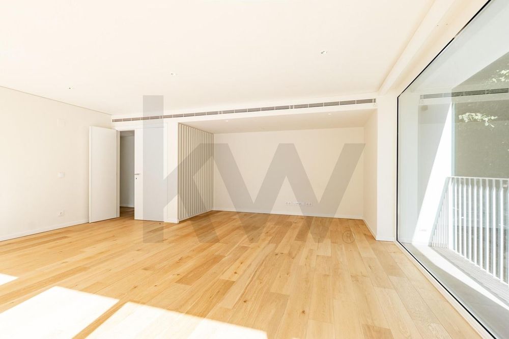 T3 de luxo com piscina e garagem para arrendar no Edificio Lumino
