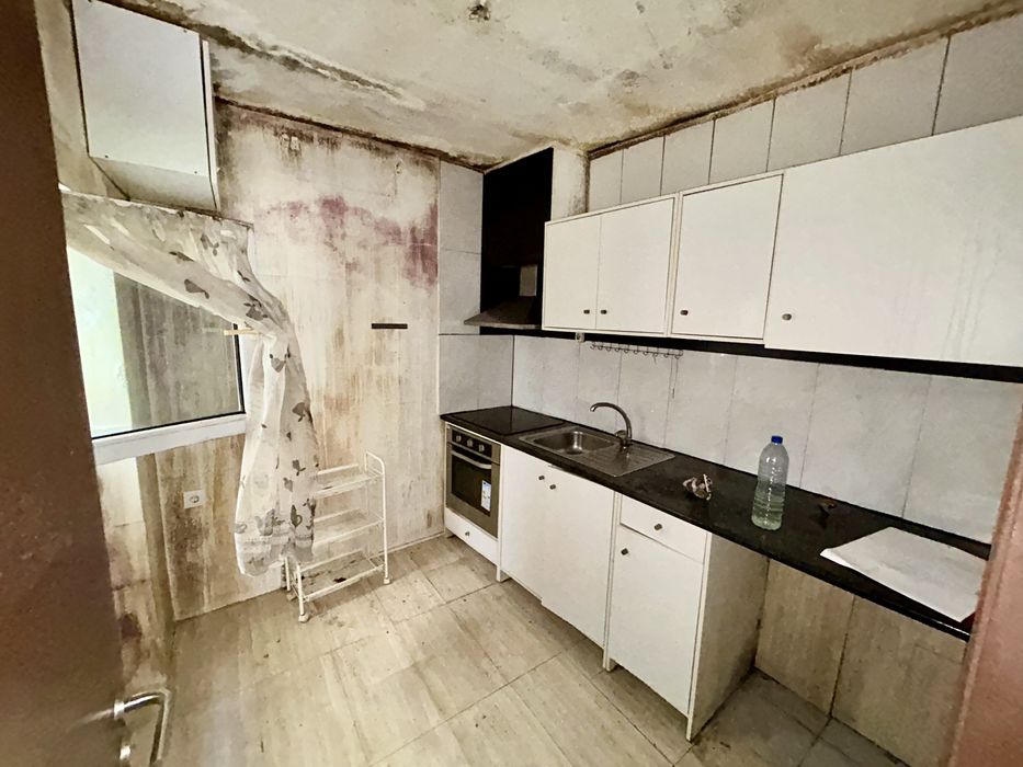 Casa t2 em frente ao metro