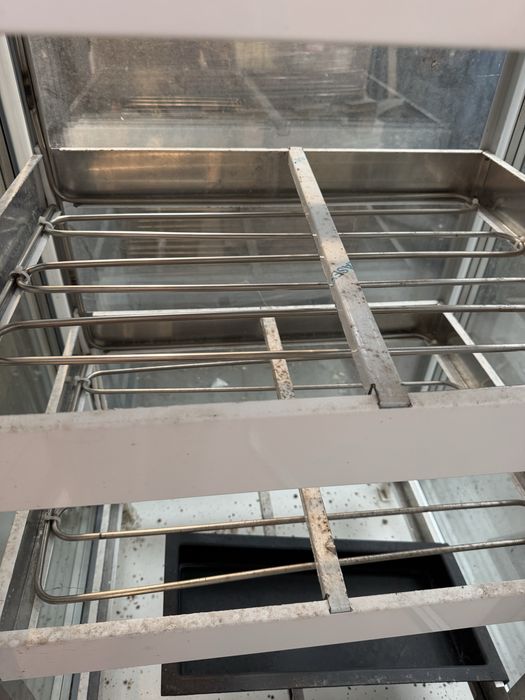Vitrine vertical