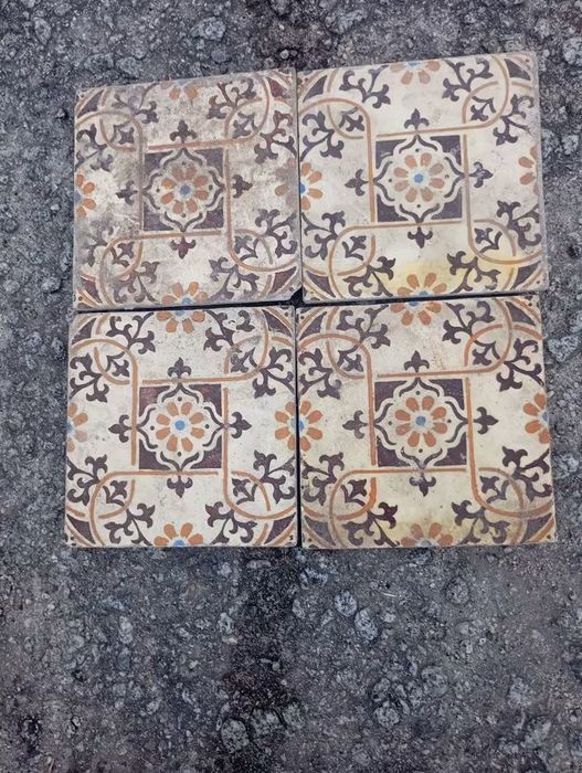 Vendo azulejos muito bonitos bom estado